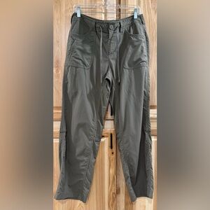The North Face Women’s Olive Cargo Outdoor Adventure Hiking Woking Camping Pants